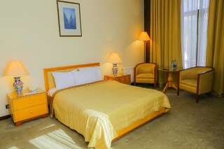 Отель Sheki Saray Hotel Шеки Номер с кроватью размера «king-size»-3